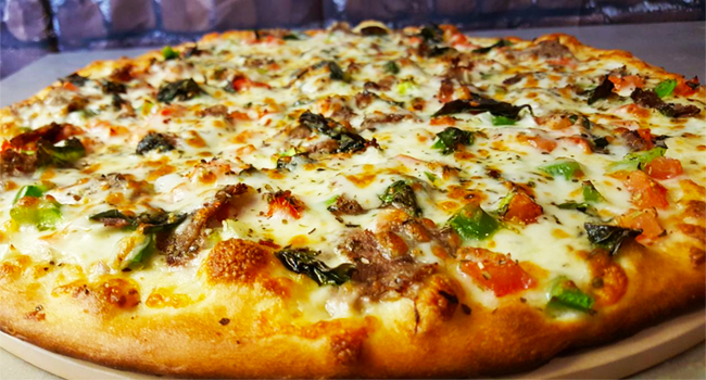 Steak Deluxe Pizza